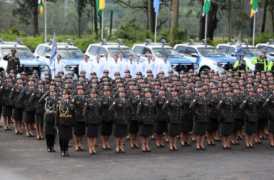 La Policía Nacional incorpora 1.905 nuevos servidores y fortalece su operatividad con 234 patrulleros.