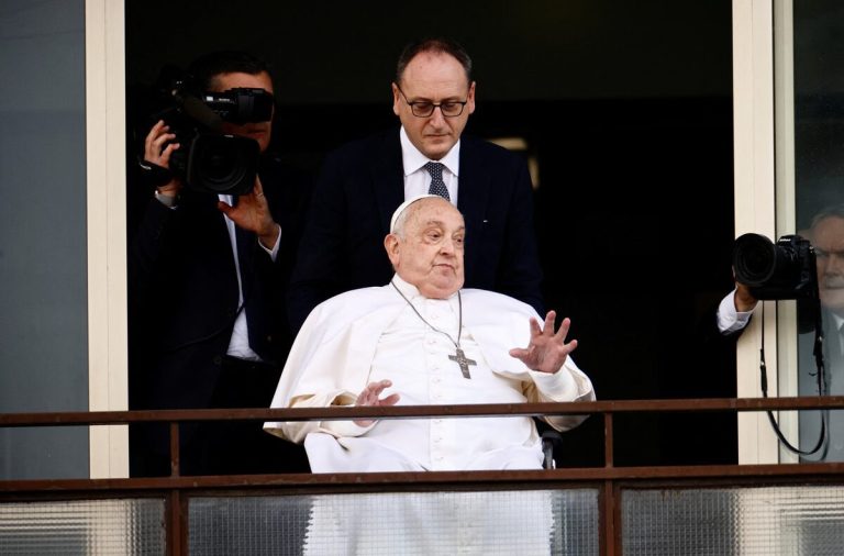 Internacional. Papa Francisco recibe el alta tras 37 días de lucha contra la neumonía