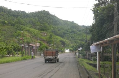 Manabí. La SNGR prepara un informe sobre la alerta de deslizamiento de tierra que hay en el cerro Las Guaijas, en Santa Ana.