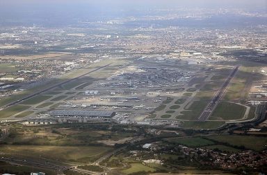 Mundo. Aeropuerto de Londres reanuda poco a poco su actividad tras incendio