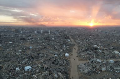 Mundo. Un periodista, su esposa y su hijo mueren en un bombardeo de Israel contra el sur de Gaza