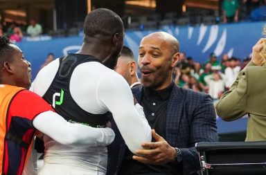 Waterman clasifica a Panamá y desata celebración con Thierry Henry