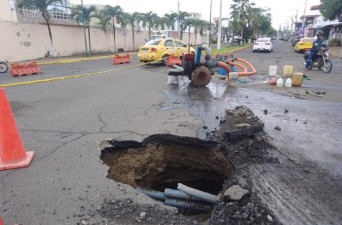 SOCAVONES PORTOVIEJO LLUVIAS INVIERNO